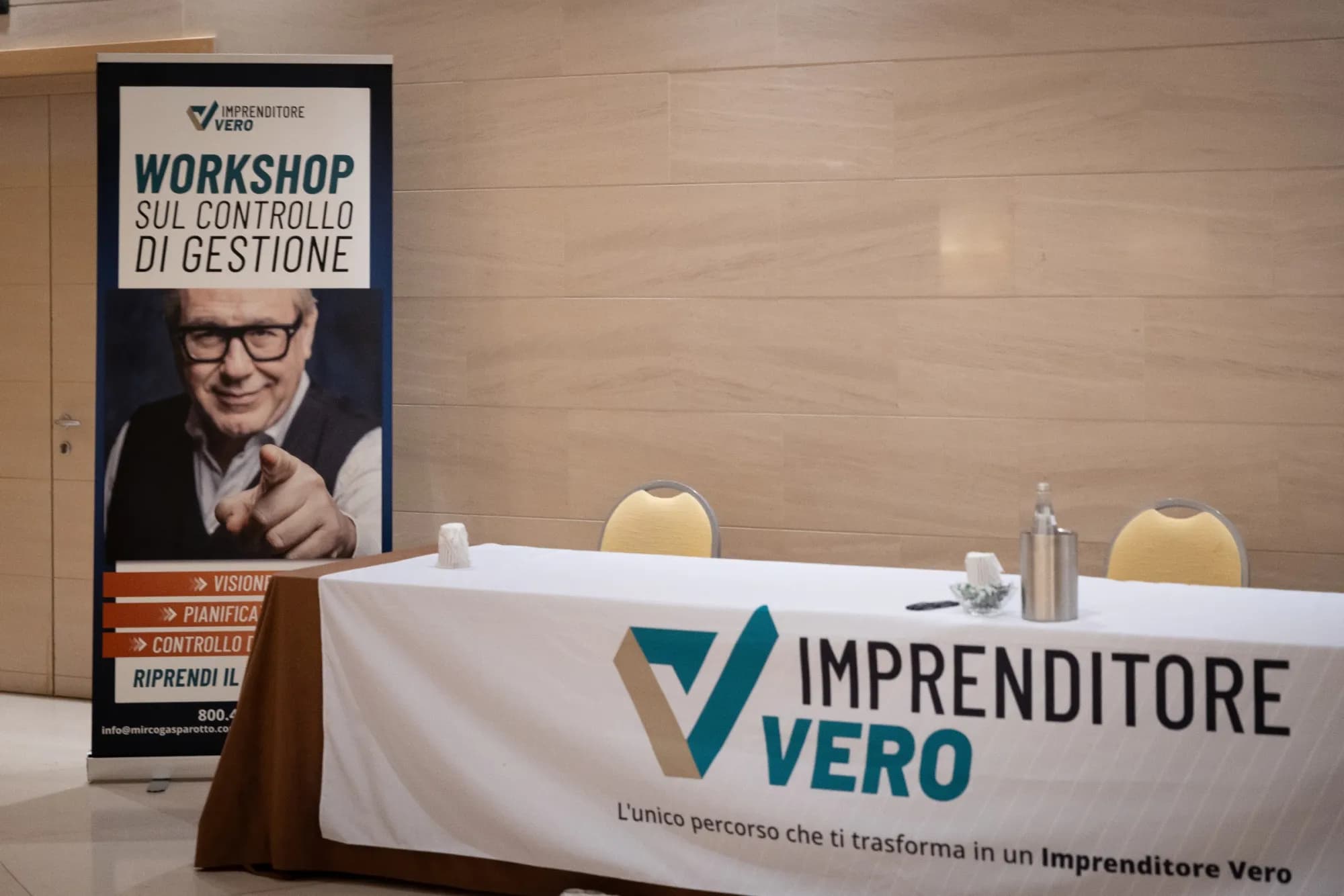 Il desk di accoglienza del workshop sul controllo di gestione di Imprenditore Vero