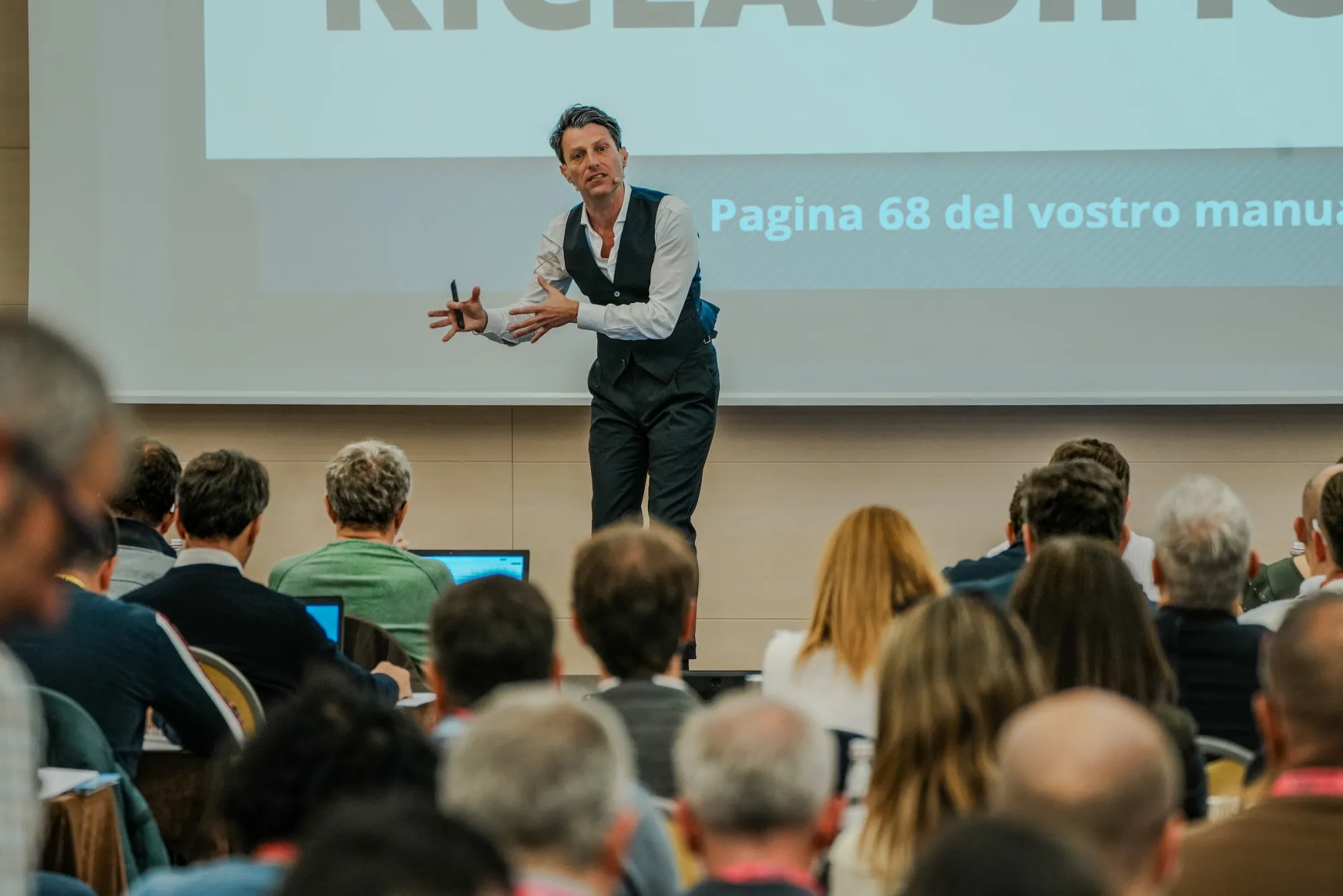 Alessandro Palumbo spiega i numeri dal palco del workshop